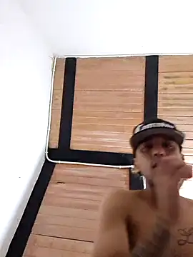 Snapshot of Santi2323xxX chatting on May 24, 2026, 6:24 am Santi2323xxX online show from May 24, 2026, 6:24 am