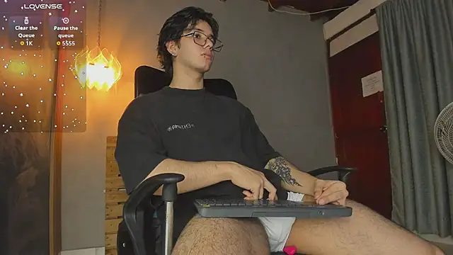 Snapshot of Markuss__ chatting on February 19, 2026, 5:59 am Markuss online show from February 19, 2026, 5:59 am