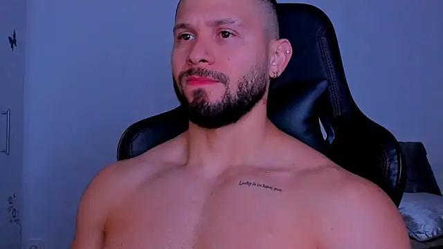 andrewcorey1 online show from September 30, 2025, 2:01 pm