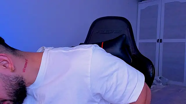 andrewcorey1 online show from October 6, 2025, 10:10 pm