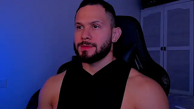 andrewcorey1 online show from October 8, 2025, 5:42 am