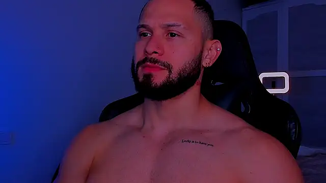 andrewcorey1 online show from October 19, 2025, 11:13 am