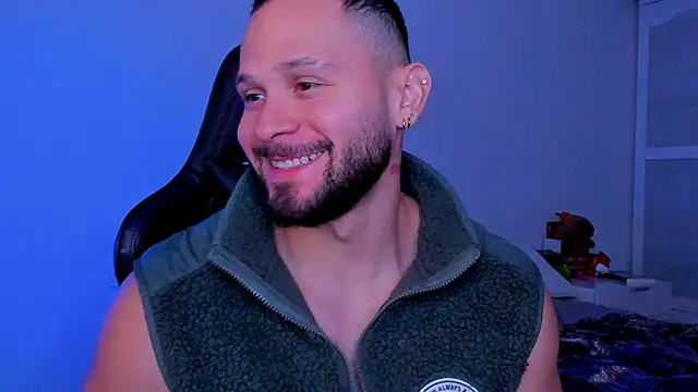 andrewcorey1 online show from October 2, 2025, 5:55 am