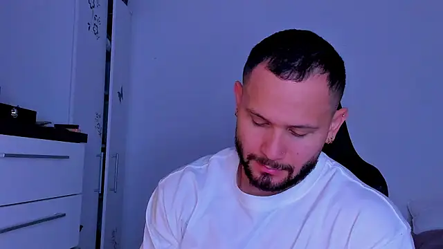 andrewcorey1 online show from September 20, 2025, 10:31 am