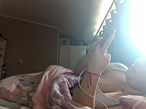 Denisutra777 online show from April 13, 2026, 3:05 pm