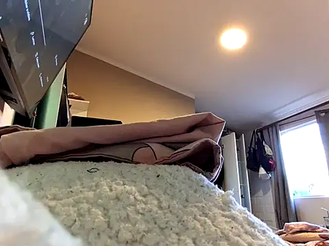 Denisutra777 online show from April 23, 2026, 9:16 pm