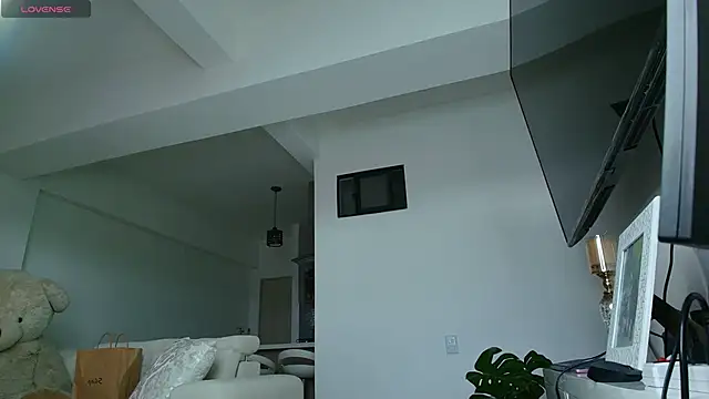 brunothompson3 online show from November 18, 2025, 8:23 pm