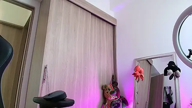 brunothompson3 online show from September 13, 2025, 9:59 pm