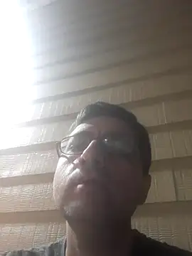 Snapshot of Gearsuit chatting on November 15, 2025, 6:06 am Gearsuit online show from November 15, 2025, 6:06 am