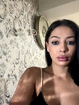 Snapshot of Bella_Vixen_ chatting on September 9, 2025, 9:57 pm Bella Vixen online show from September 9, 2025, 9:57 pm