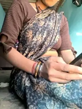 Snapshot of CUTGIRL76 chatting on December 18, 2025, 9:25 am CUTGIRL76 online show from December 18, 2025, 9:25 am