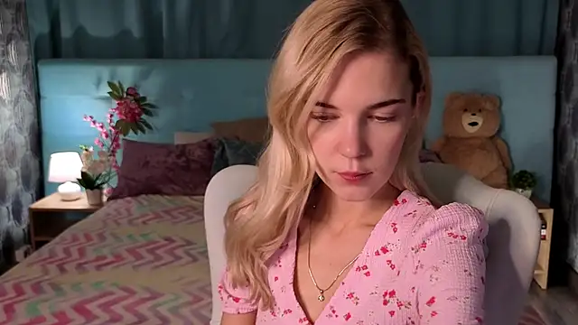 Snapshot of Aurora_Bennet chatting on December 1, 2025, 12:11 am Aurora Bennet online show from December 1, 2025, 12:11 am