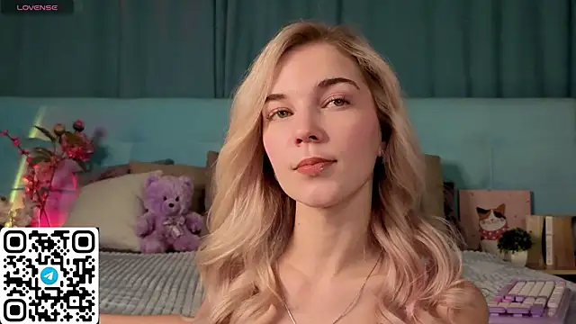 Snapshot of Aurora_Bennet chatting on March 4, 2026, 1:02 am Aurora Bennet online show from March 4, 2026, 1:02 am