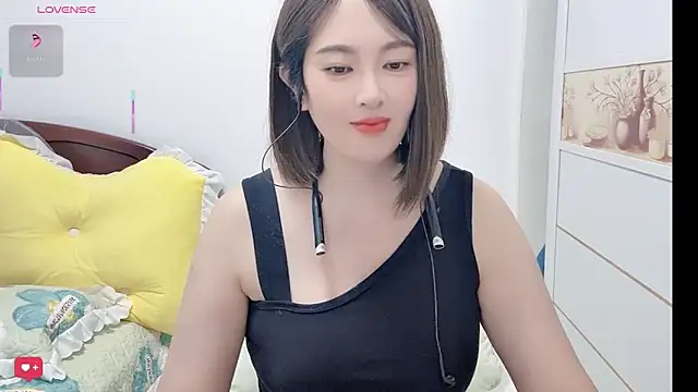 Snapshot of FeilL2t chatting on October 8, 2025, 1:34 pm FeilL2t online show from October 8, 2025, 1:34 pm