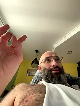 smint06 online show from October 5, 2025, 3:47 pm