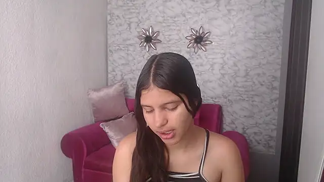 Snapshot of Evagirl69 chatting on October 17, 2025, 12:18 pm Evagirl69 online show from October 17, 2025, 12:18 pm