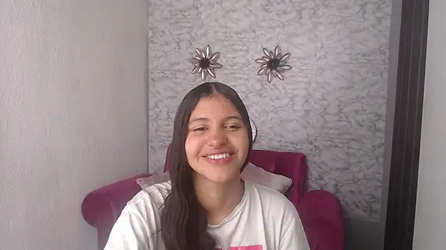 Snapshot of Evagirl69 chatting on October 15, 2025, 6:27 pm Evagirl69 online show from October 15, 2025, 6:27 pm