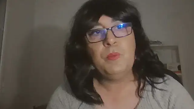 nataliacd online show from November 18, 2025, 5:05 pm