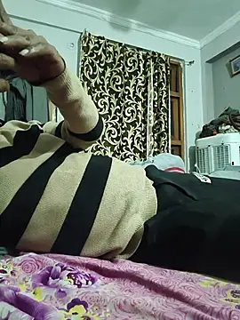 Snapshot of vardh033 chatting on February 18, 2026, 5:53 pm vardh033 online show from February 18, 2026, 5:53 pm