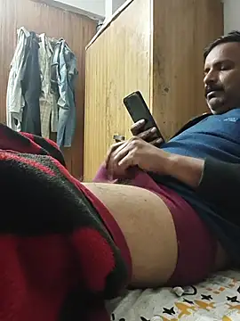 vardh033 online show from November 29, 2025, 3:23 pm