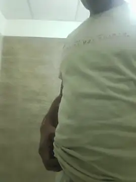 vardh033 online show from March 28, 2026, 3:35 pm