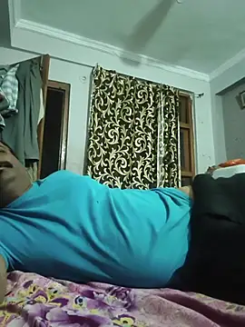 Snapshot of vardh033 chatting on February 26, 2026, 11:43 am vardh033 online show from February 26, 2026, 11:43 am