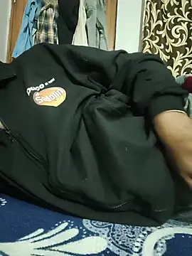 Snapshot of vardh033 chatting on December 22, 2025, 1:39 am vardh033 online show from December 22, 2025, 1:39 am