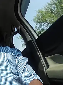 vardh033 online show from November 20, 2025, 7:42 am