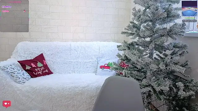 Snapshot of AlisaWyn chatting on November 30, 2025, 8:37 am AlisaWyn online show from November 30, 2025, 8:37 am