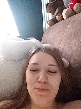 Snapshot of AlisaWyn chatting on December 15, 2025, 3:45 am AlisaWyn online show from December 15, 2025, 3:45 am