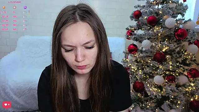 Snapshot of AlisaWyn chatting on December 16, 2025, 3:44 am AlisaWyn online show from December 16, 2025, 3:44 am