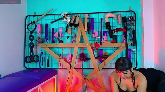 Mrmia bdsm extreme online show from December 17, 2025, 12:54 pm