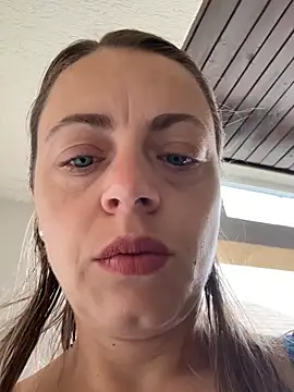 ladywithbigass online show from July 8, 2026, 5:52 am