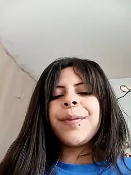 MiaCollinssx online show from December 18, 2025, 2:43 pm