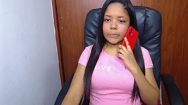 melikaronit2 online show from September 18, 2025, 4:43 pm