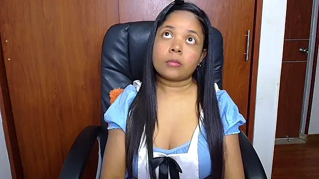 melikaronit2 online show from October 30, 2025, 5:10 pm