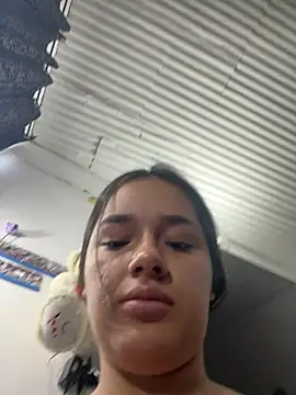 Snapshot of Luciaparker03 chatting on April 20, 2026, 1:24 pm Luciaparker03 online show from April 20, 2026, 1:24 pm