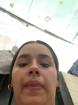 Luciaparker03 online show from October 21, 2025, 9:47 pm