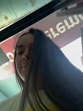 Snapshot of Luciaparker03 chatting on February 6, 2026, 2:13 pm Luciaparker03 online show from February 6, 2026, 2:13 pm