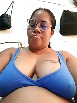 Snapshot of Big_ass_submissive chatting on May 6, 2026, 12:42 pm Big ass submissive online show from May 6, 2026, 12:42 pm