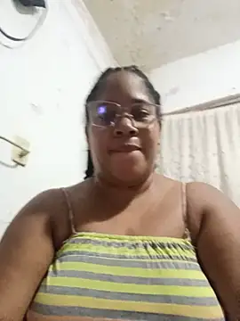 Snapshot of Big_ass_submissive chatting on June 5, 2026, 12:33 pm Big ass submissive online show from June 5, 2026, 12:33 pm