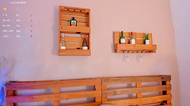  miss mia online show from November 11, 2025, 10:43 am