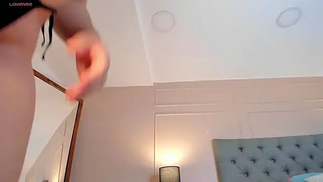 Snapshot of _miss_mia chatting on April 22, 2026, 12:56 pm miss mia online show from April 22, 2026, 12:56 pm