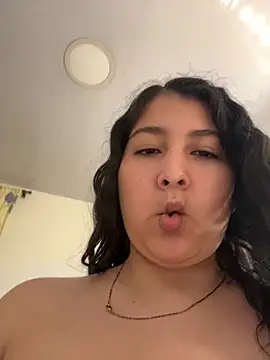 Snapshot of evelyn_1702 chatting on June 15, 2026, 7:02 pm evelyn 1702 online show from June 15, 2026, 7:02 pm