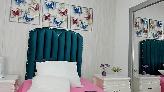 Alison Carde05 online show from November 28, 2025, 7:36 pm