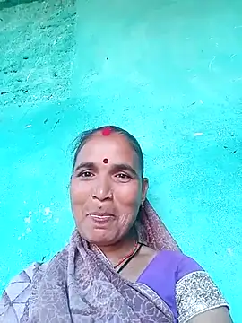 Snapshot of Monika_thakurr chatting on October 7, 2025, 8:37 am Monika thakurr online show from October 7, 2025, 8:37 am