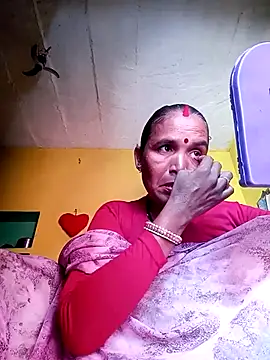 Snapshot of Monika_thakurr chatting on September 25, 2025, 8:31 am Monika thakurr online show from September 25, 2025, 8:31 am