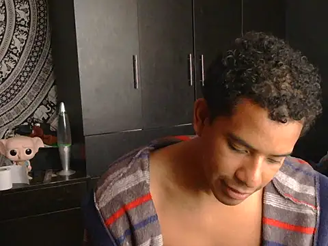 Snapshot of latinboybigdick chatting on September 9, 2025, 4:16 pm latinboybigdick online show from September 9, 2025, 4:16 pm
