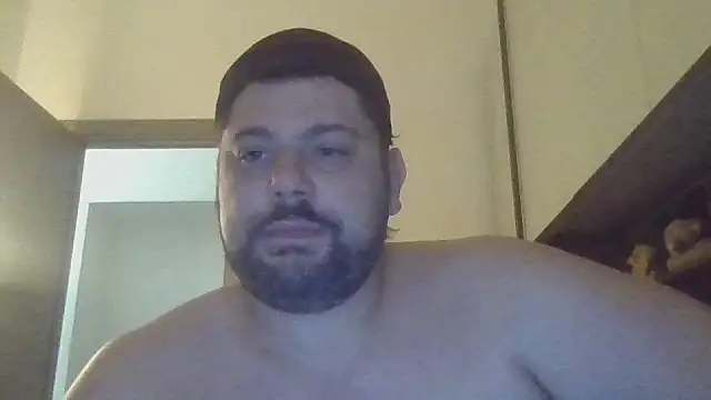 Snapshot of giuseppelovisi85 chatting on October 19, 2025, 8:17 am giuseppelovisi85 online show from October 19, 2025, 8:17 am