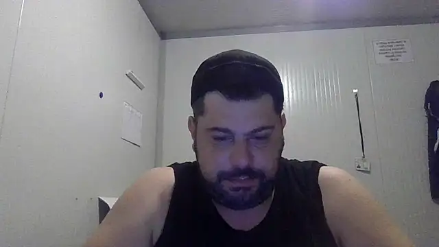 Snapshot of giuseppelovisi85 chatting on September 14, 2025, 4:02 am giuseppelovisi85 online show from September 14, 2025, 4:02 am